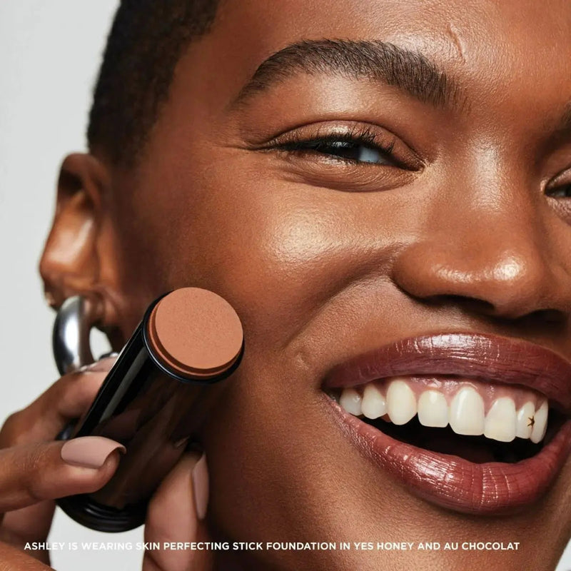 Black Opal True Color Skin Perfecting Stick Foundation SPF15 620 Carob, stick foundation, foto 4 van 6