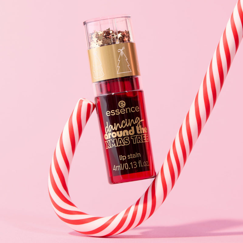 Essence Dancing Around the Xmas Tree Lip Stain 01 Ho-ho-hop!, vloeibare lip stain met roze-rode tint