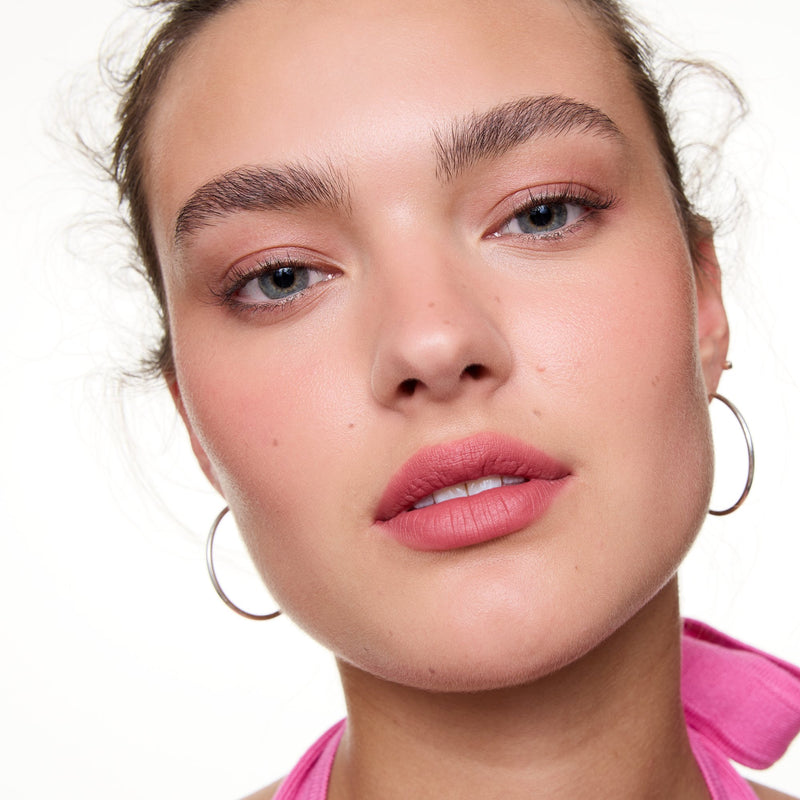 Essence Juicy Matte Lip Mousse 02 Featherlight Pink