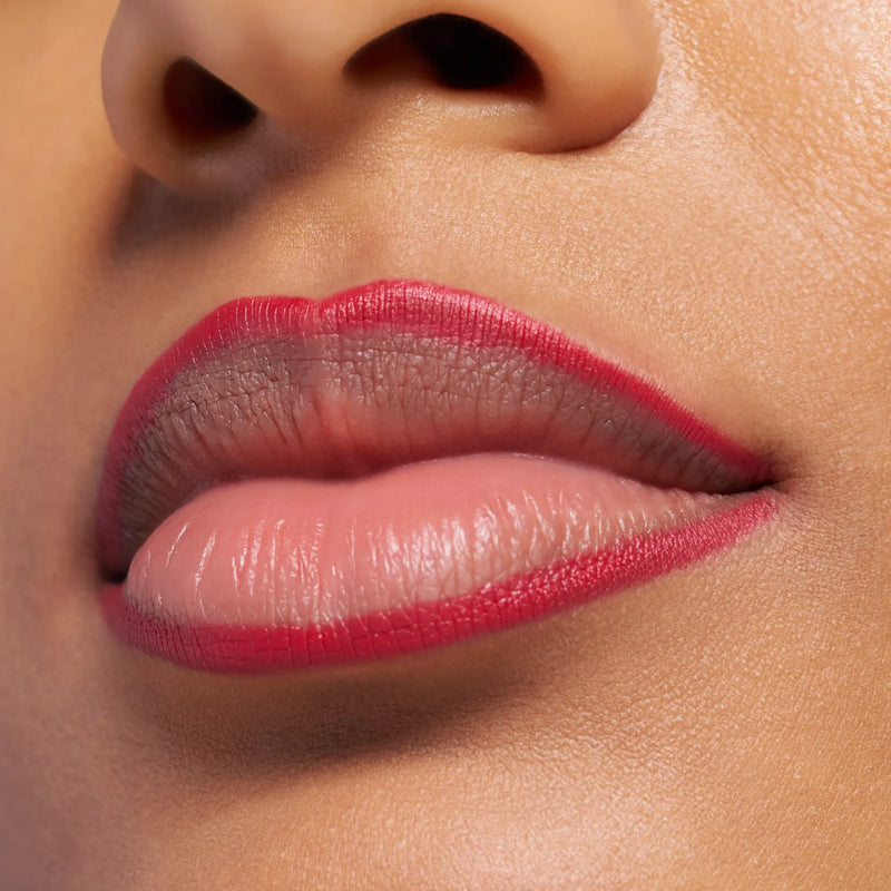 Essence POUTline Soft Glide Lip Pencil 05 Pout Out Loud