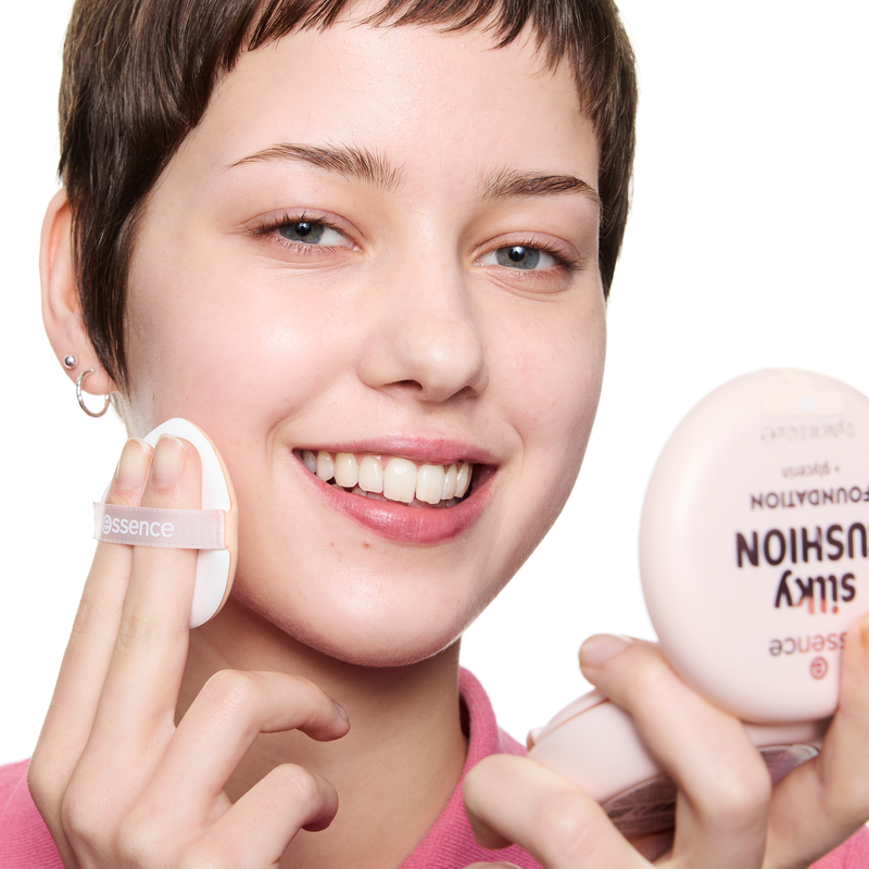 Essence Silky Cushion Foundation 195, medium dekking, foto 4 van 10