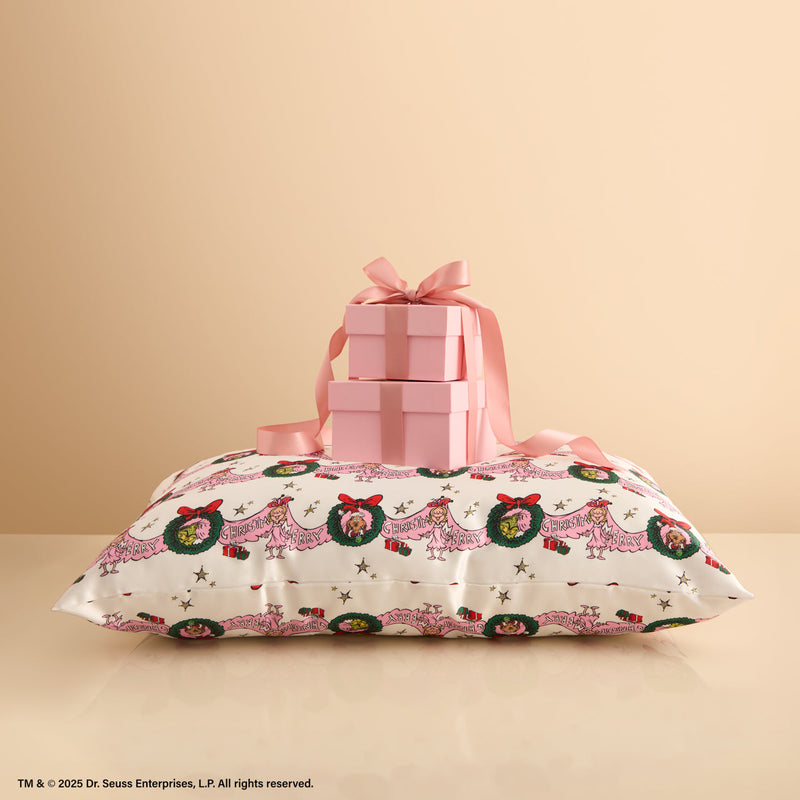 Kitsch X the Grinch Satin Pillowcase in Cindy Lou Who, satijnen kussensloop, foto 2 van 4