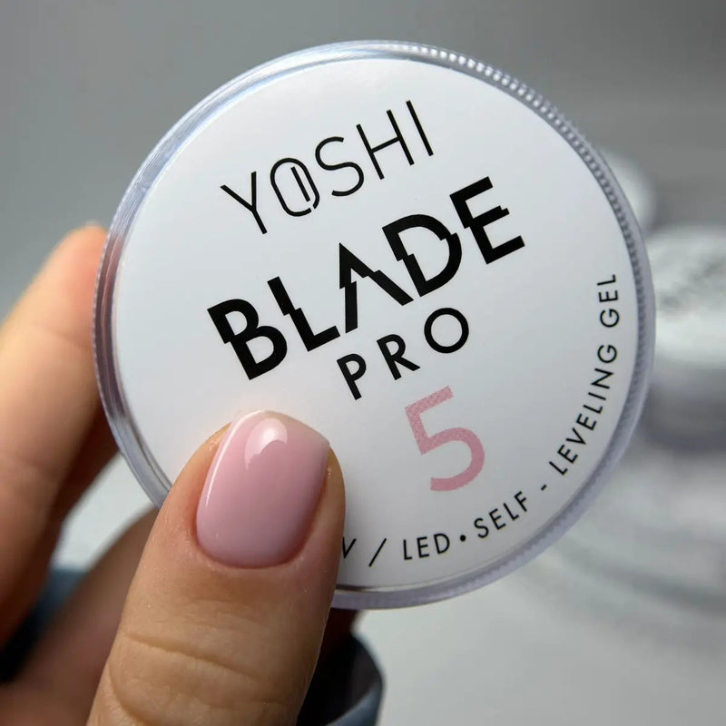 Yoshi Blade Pro Gel 5, lichtbeige builder gel voor verlengen en opbouwen van nagels, foto 3 van 5