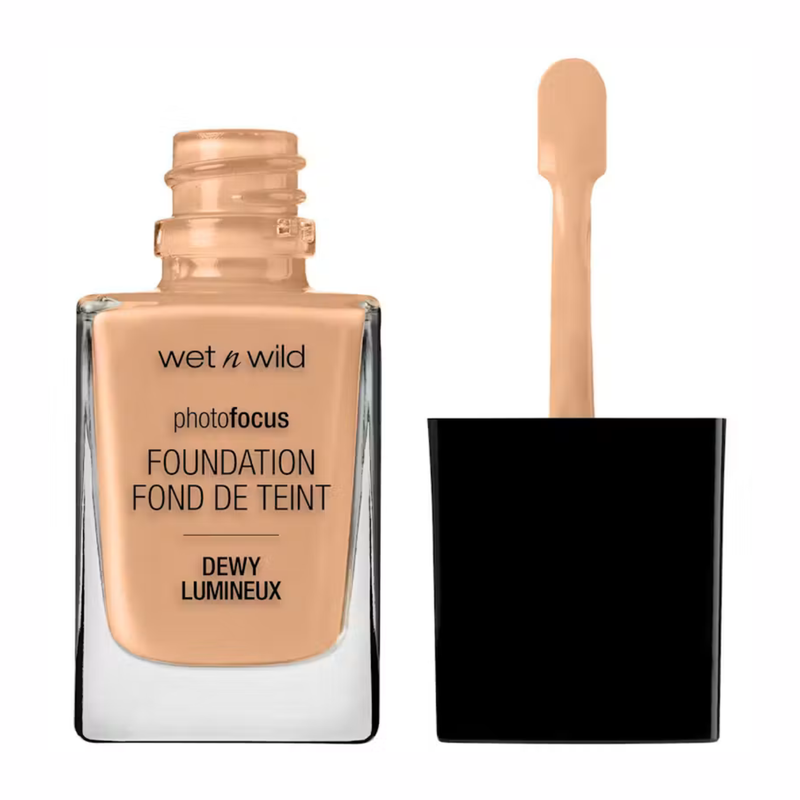 Wet n Wild Photo Focus Foundation Dewy Classic Beige, hydraterende vloeibare foundation