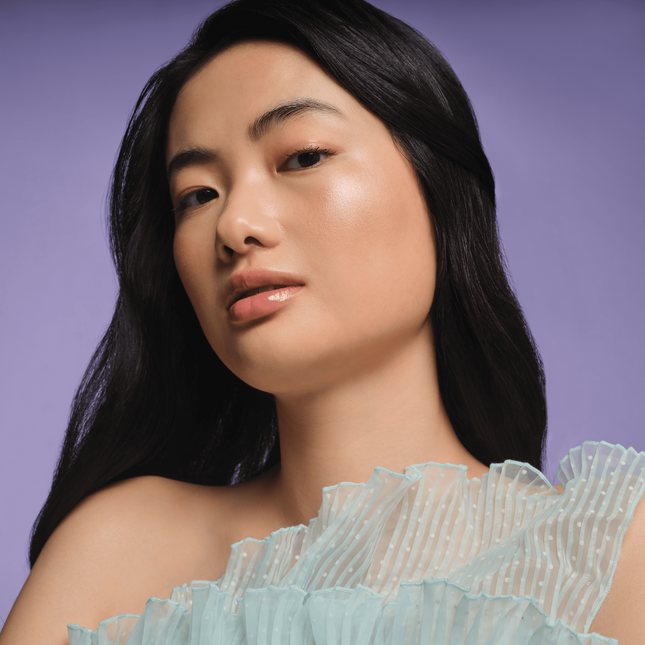 Catrice Disney Alice In Wonderland Luminous Blush C01 Curious Glow