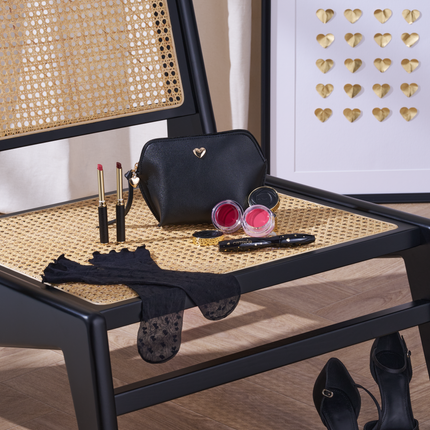 Catrice Valentine Who? Makeup Bag Love At First Zip