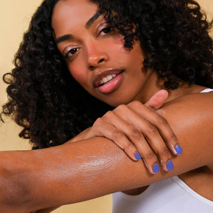 EOS 24hr Moisture Vanilla Cashmere Body Lotion 74 ml.