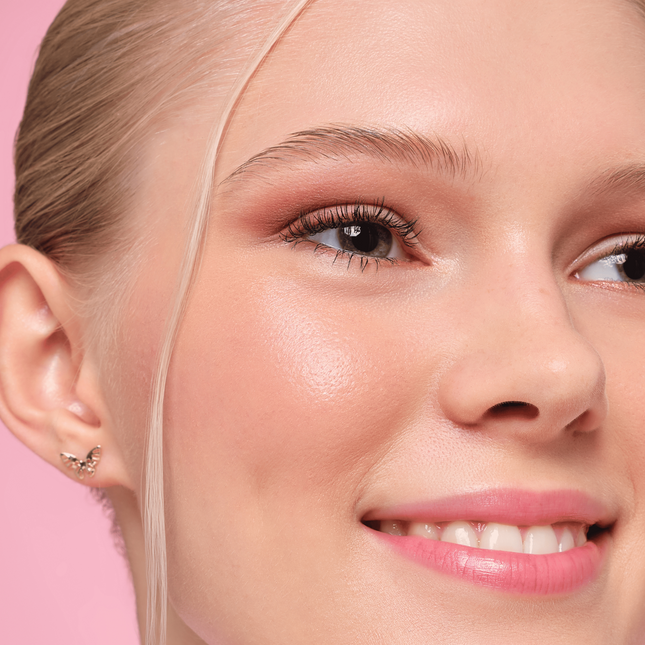 Essence Disney Alice In Wonderland Eyeshadow Palette 01 All Smiles Here