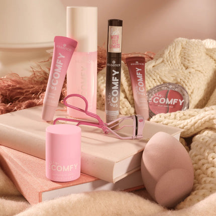 Essence Feelin' Comfy Lash Curler Self-care Club Member