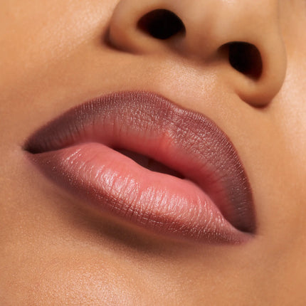 Essence POUTline Soft Glide Lip Pencil 04 Cocoa Me Crazy