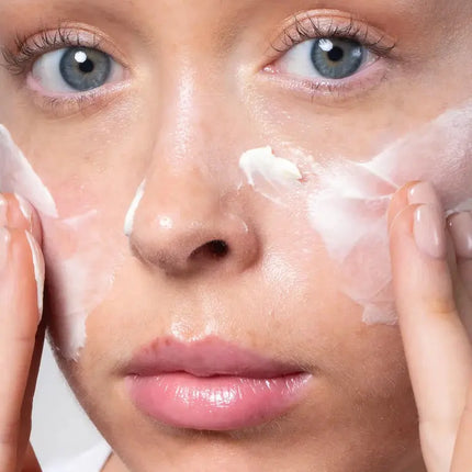 Facetheory Glow-C Cleansing Balm Gently Scented