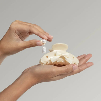 Kitsch KitschPop Charms & Curved Claw Clip Set Pearlized Cream