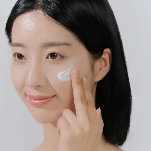 SKIN1004 Madagascar Centella Hyalu-Cica Water-Fit Sun Serum SPF50+ 100 ml.