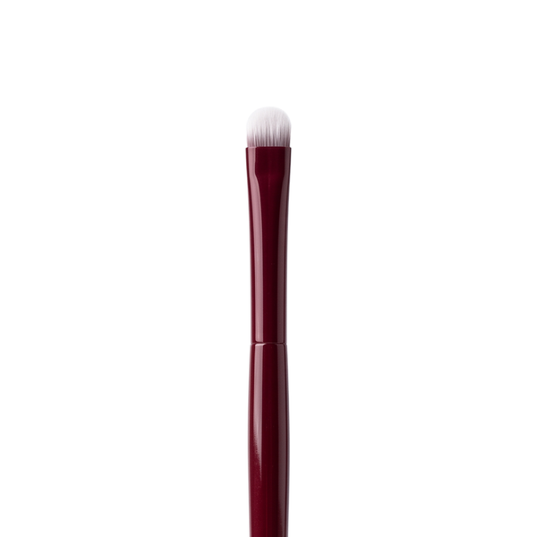 Boozyshop Flawless Smudge Brush, gros plan de la tête du pinceau sur fond blanc